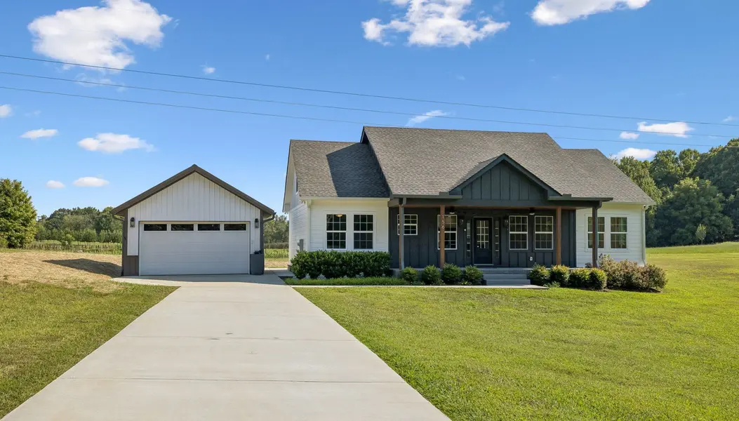 156 Collins River Dr, Rock Island, TN 38581