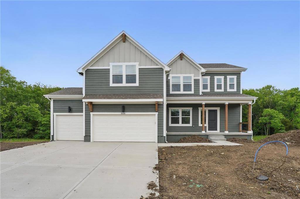 351 SW Chavis DR, Blue Springs, MO 64064