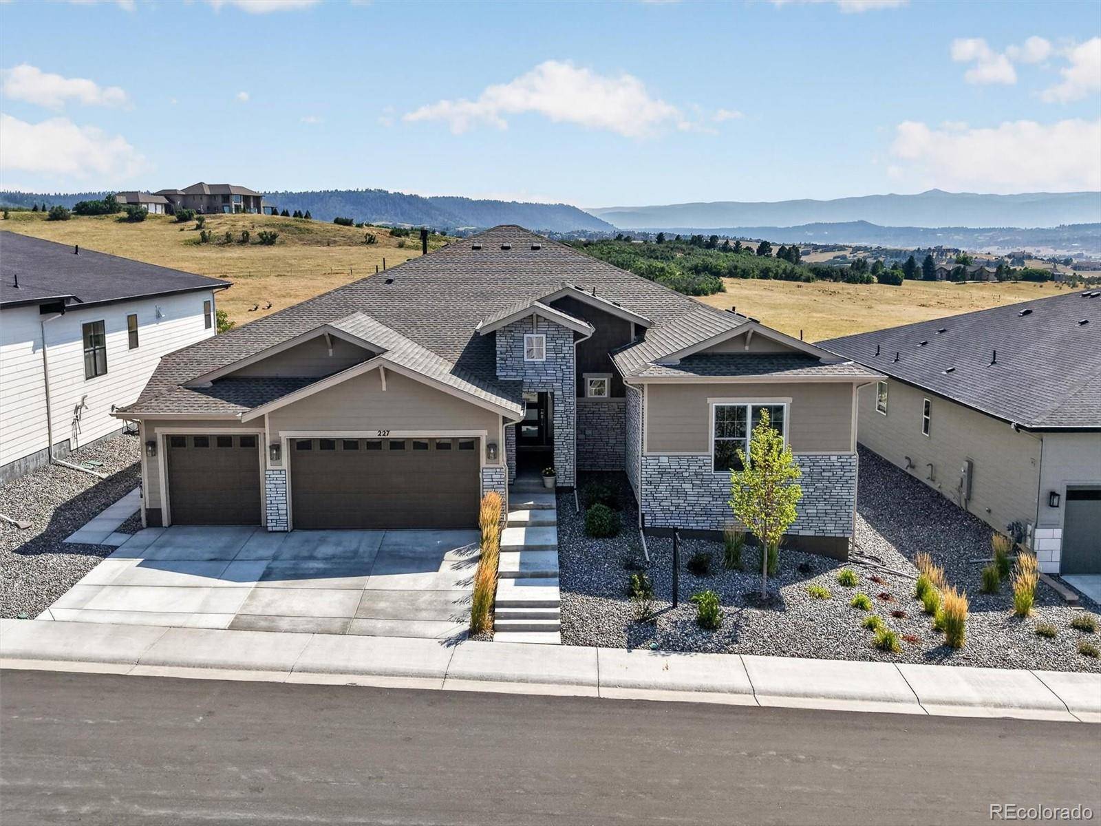 227 Scrubjay LN, Castle Rock, CO 80104