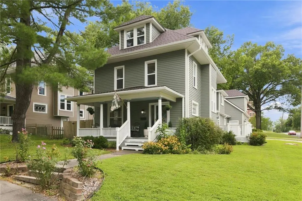 501 E Shawnee ST, Paola, KS 66071