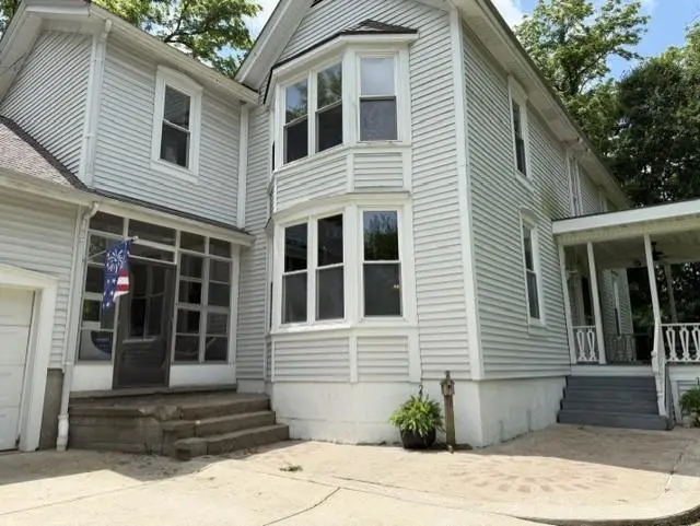 25003 E Blue Mills RD, Independence, MO 64058