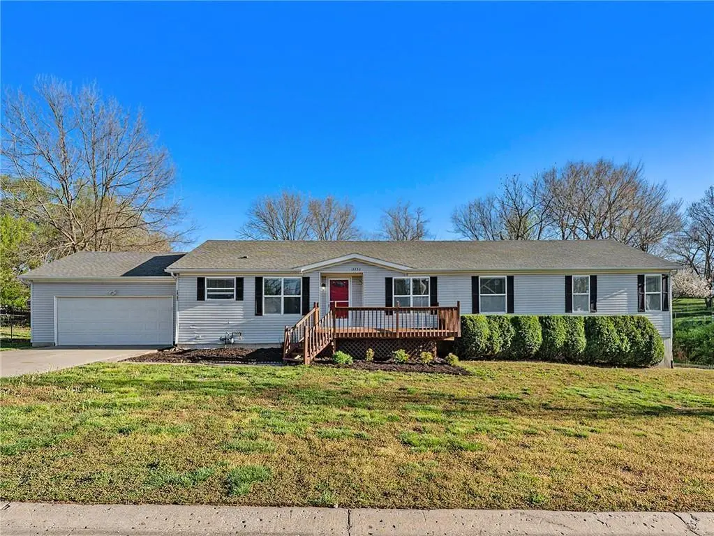 13732 Lawrence AVE, Bonner Springs, KS 66012