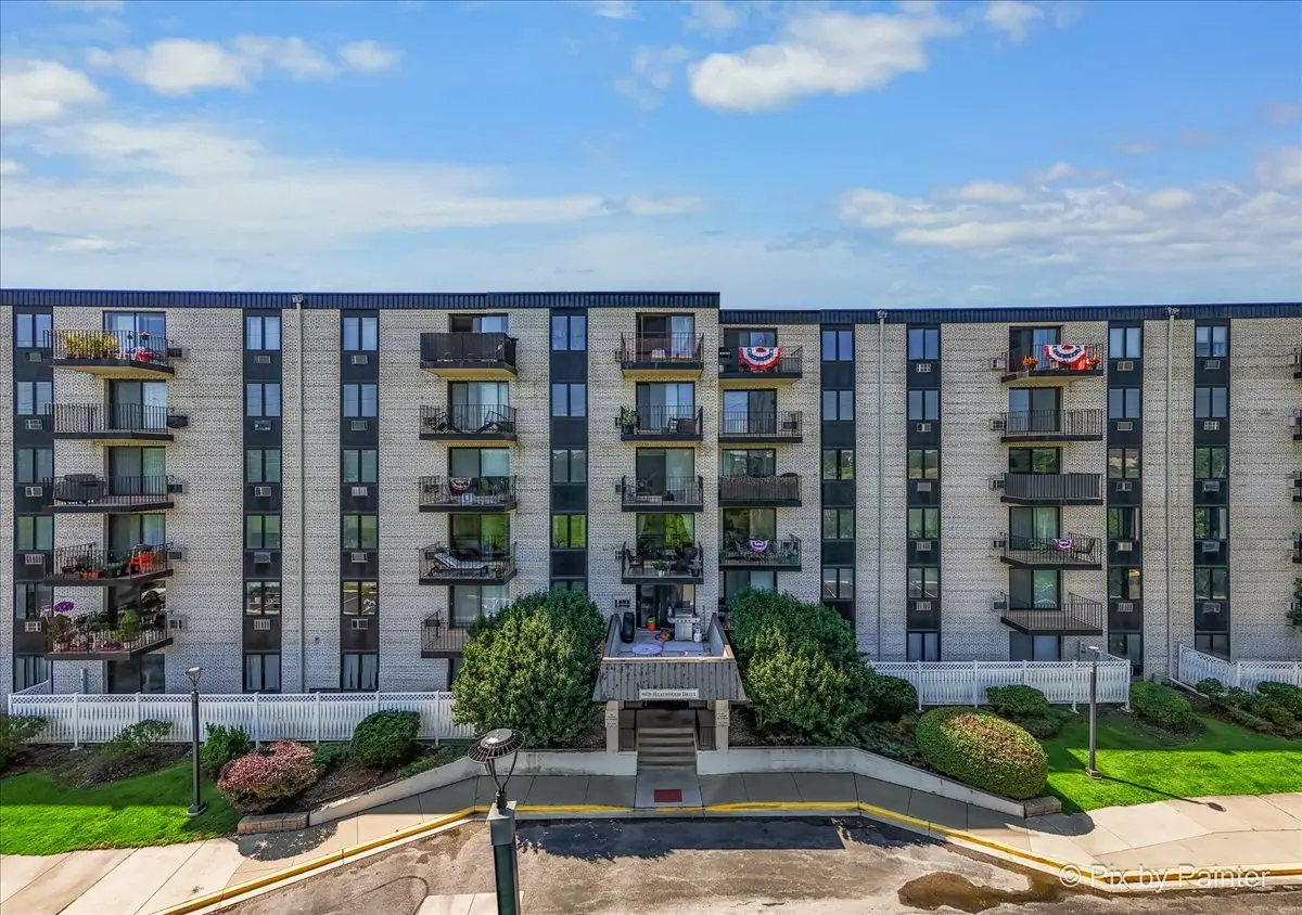 9078 HEATHWOOD DR #5K, Niles, IL 60714