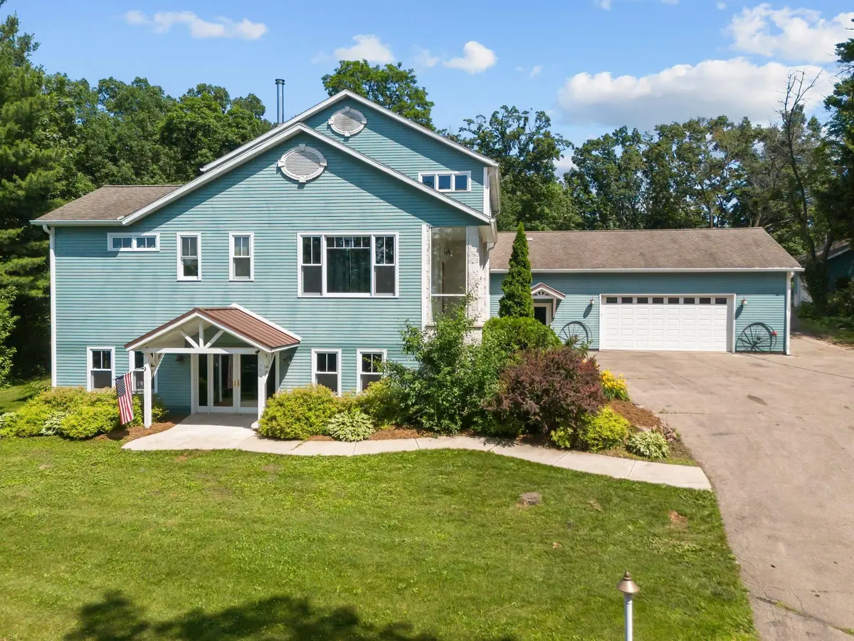 500 HILLSIDE DR, Berlin, WI 54923