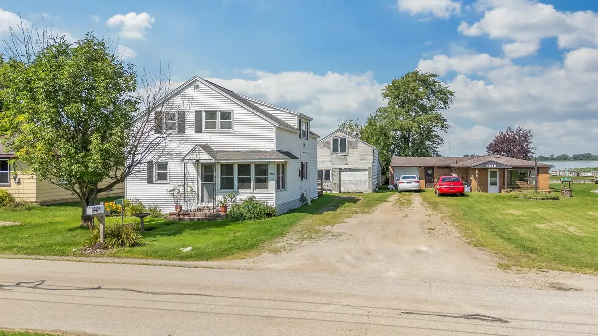 5652 W REIGHMOOR RD, Omro, WI 54963