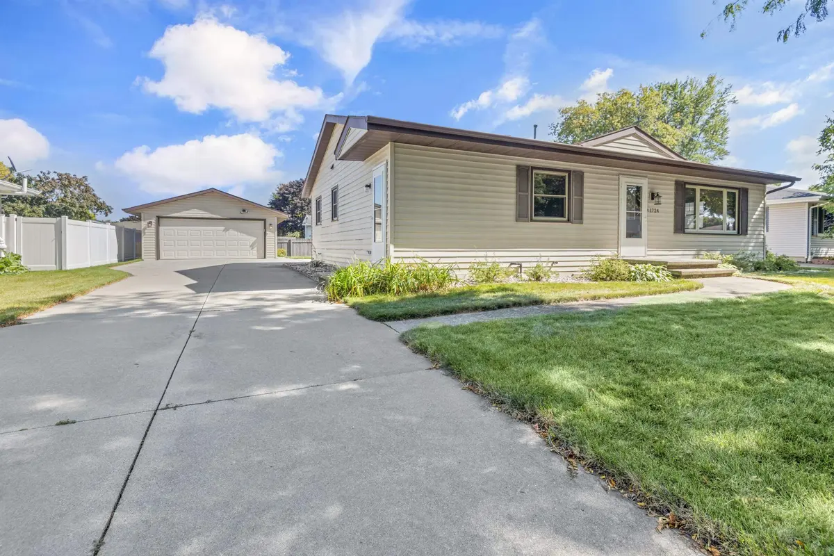 1724 SCHAEFER CIR, Appleton, WI 54915-4732