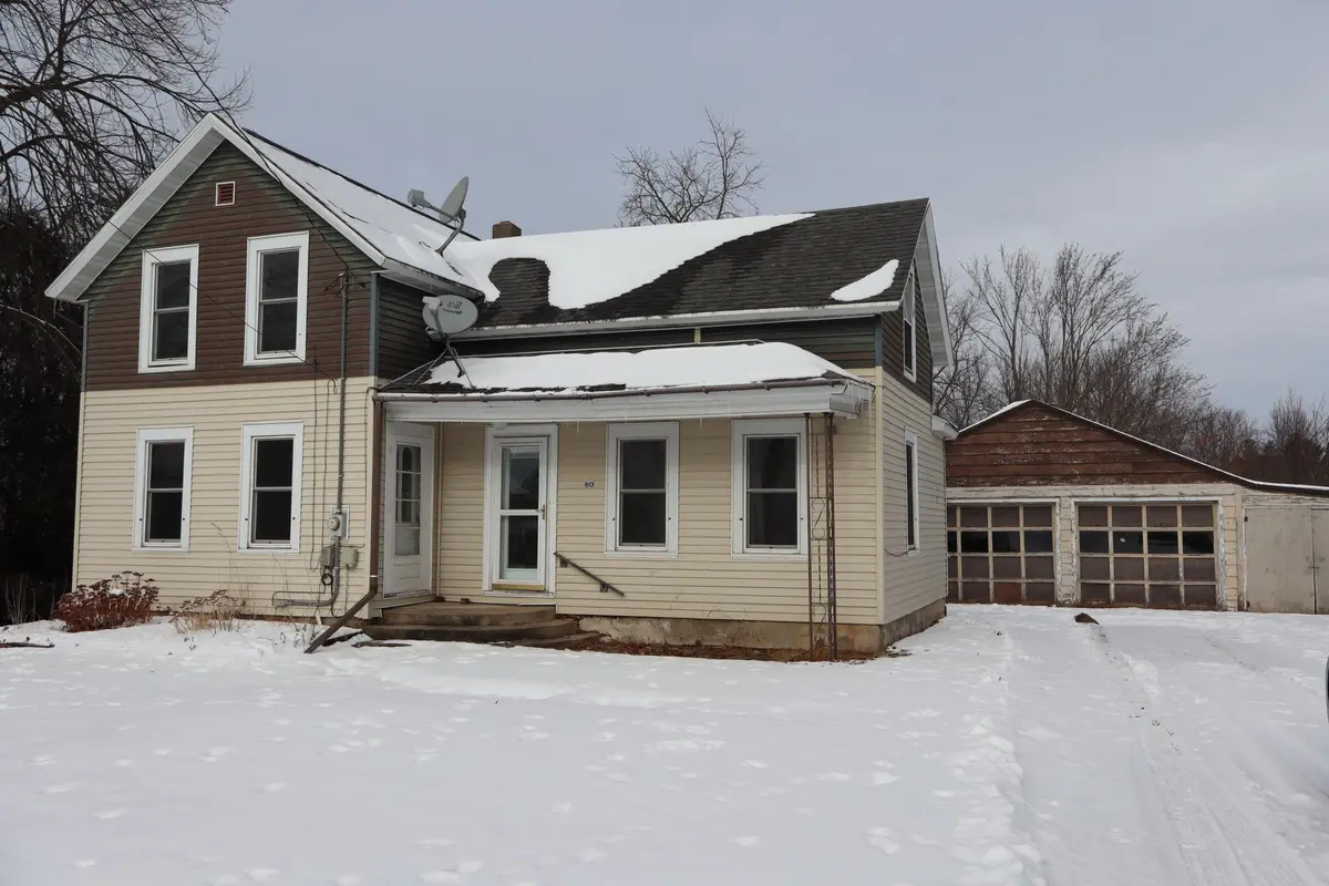 60 W 1ST ST, Clintonville, WI 54929