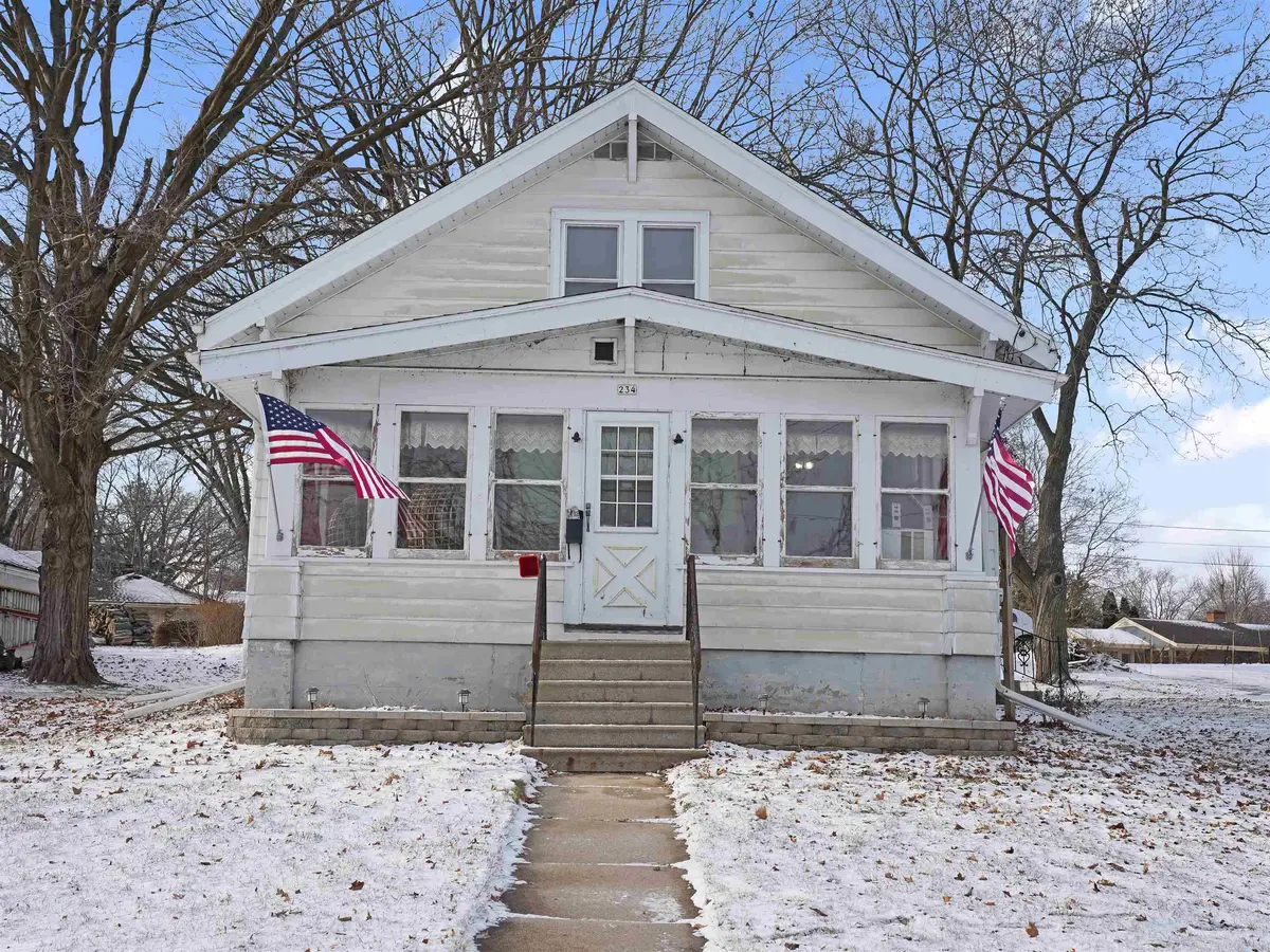 234 S JEFFERSON ST, Waterford, WI 53185