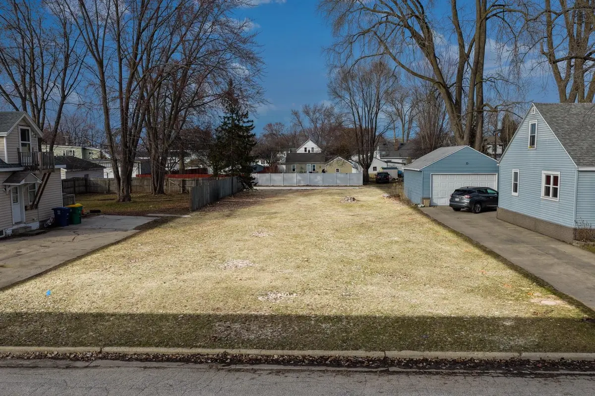 1329 KLAUS ST, Green Bay, WI 54302-2011
