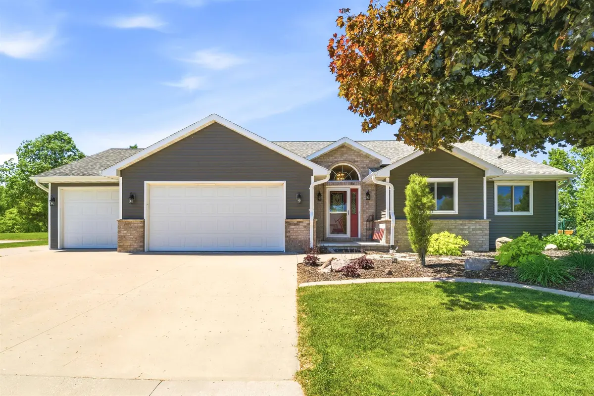 125 KAYLA ST, Combined Locks, WI 54113
