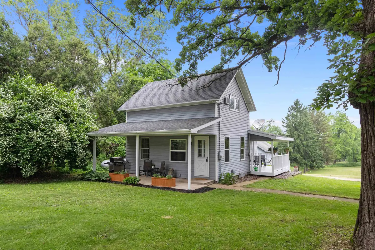 6724 HILLSIDE RD, Pickett, WI 54964