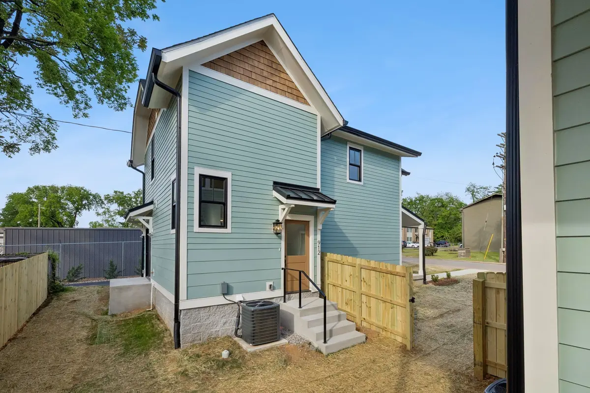 912 N 12th St, Nashville, TN 37206