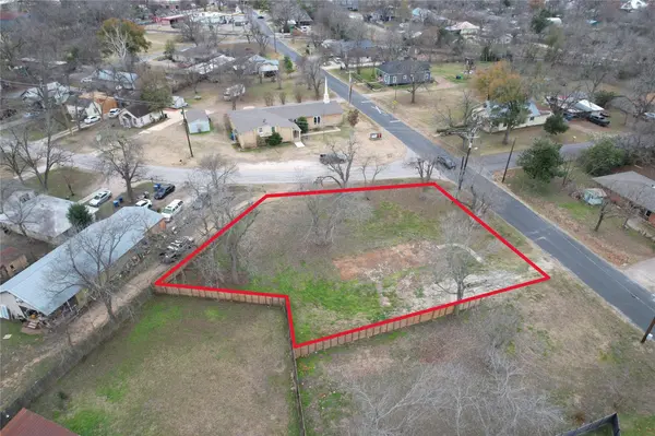 305 Lexington RD, Elgin, TX 78621