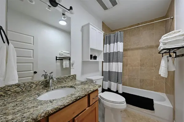 1301 Newning Ave #B, Austin, TX 78704
