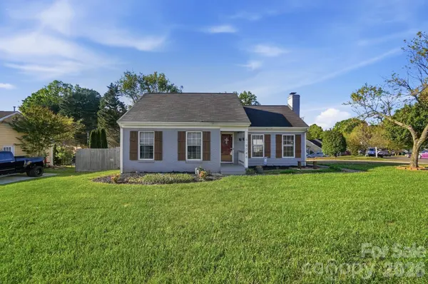 9046 Milton Morris DR, Charlotte, NC 28227