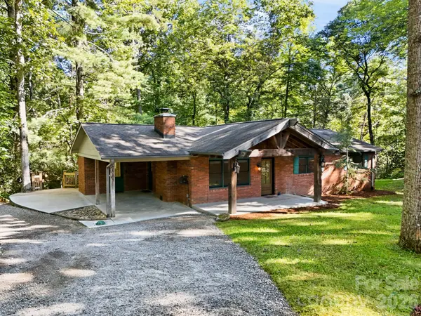 151 Ridgewood Acres DR, Hendersonville, NC 28792