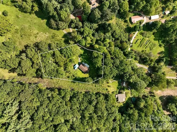 195 Banjo Branch RD, Burnsville, NC 28714