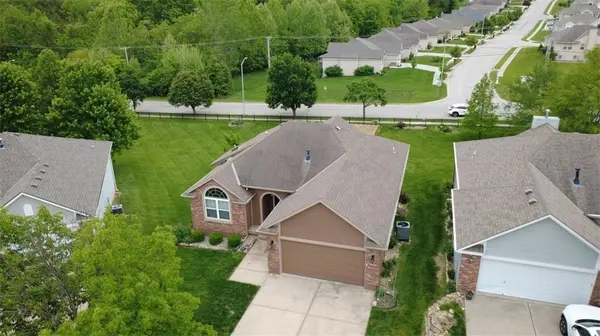 4421 NE 72nd TER, Kansas City, MO 64119