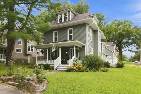 501 E Shawnee ST, Paola, KS 66071