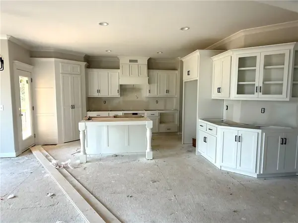 8964 NE 99th TER, Kansas City, MO 64157