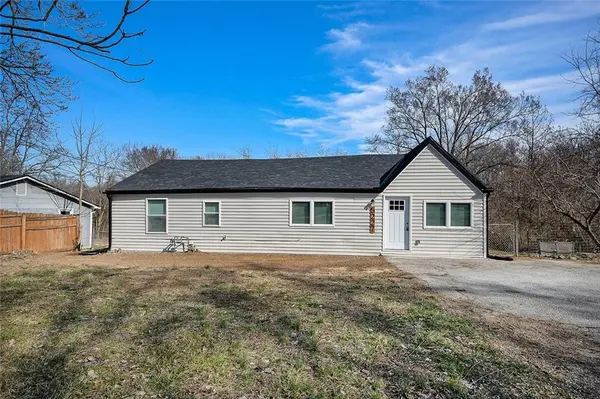 5227 N Merrimac AVE, Kansas City, MO 64151