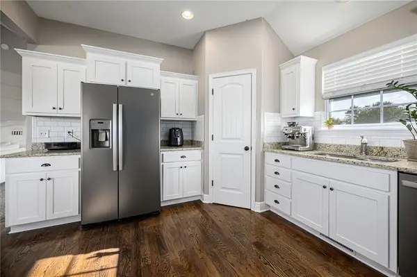 6996 141st ST, Basehor, KS 66007