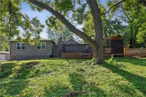 204 E 96th ST, Kansas City, MO 64114