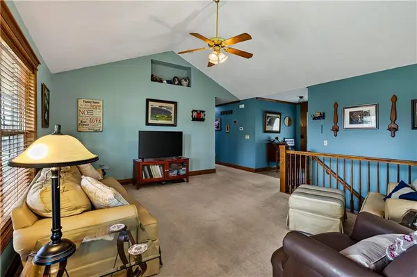 105 W South ST, Spring Hill, KS 66083