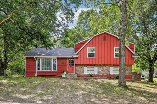 8201 E 104th ST, Kansas City, MO 64134