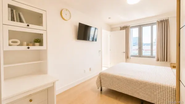 13119 Fowler Ave #4C, Flushing, NY 11355