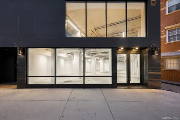 52-16 Roosevelt ave, Woodside, NY 11377