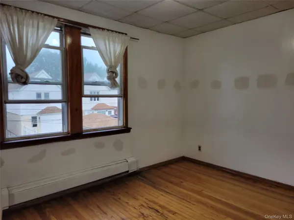 78-37 64th PL, Glendale, NY 11385