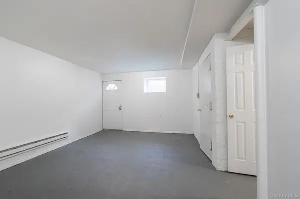 9485 218th ST, Queens Village, NY 11428