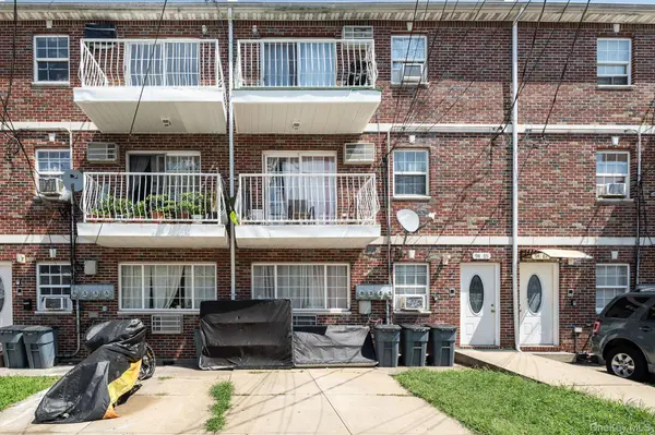 9485 218th ST, Queens Village, NY 11428