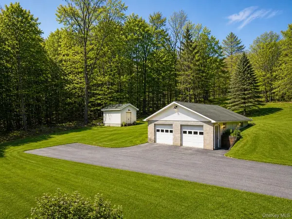 12 Old Turnpike RD, Bloomingburg, NY 12721