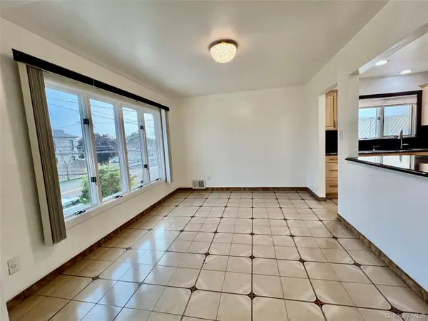 85-11 164th AVE, Howard Beach, NY 11414
