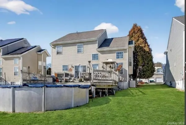 25 Woodfield DR, Washingtonville, NY 10992