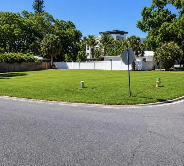 336 LIME AVE, Sarasota, FL 34237