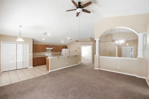 2255 MERRY RD, Tavares, FL 32778