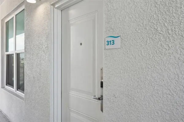 11500 GULF BLVD #313, Treasure Island, FL 33706