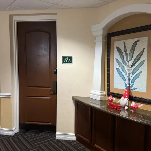 13941 CLUBHOUSE DR #208, Tampa, FL 33618