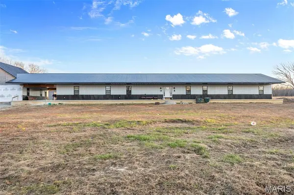 4800 Pebble LN, Farmington, MO 63640