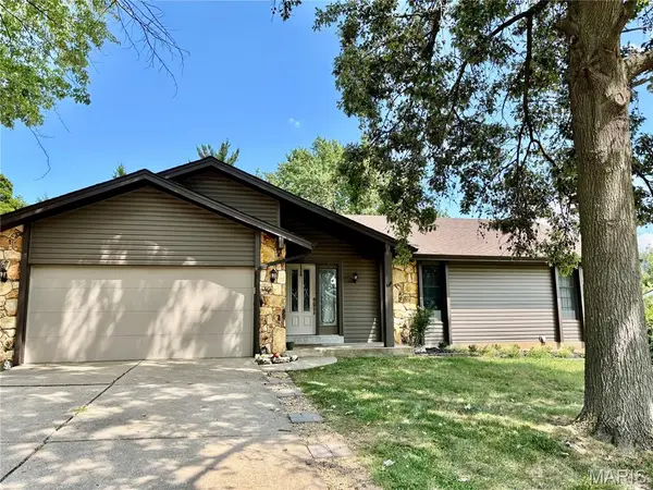 8 Ardwick DR, St Peters, MO 63376