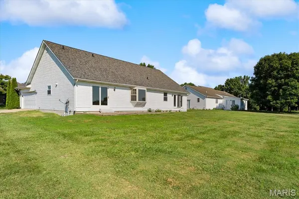 4609 Fountain Brook DR, Waterloo, IL 62298
