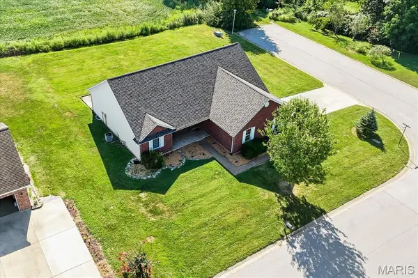 4609 Fountain Brook DR, Waterloo, IL 62298