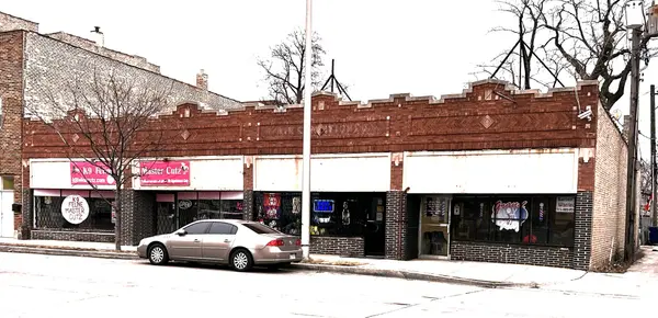 3614 W Division ST, Chicago, IL 60651