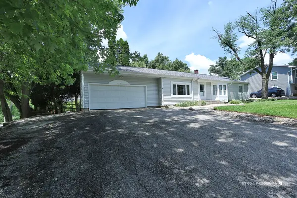 2801 Benjamin DR, Wonder Lake, IL 60097