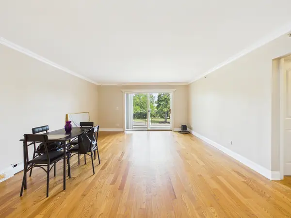 2210 S GOEBBERT RD #226, Arlington Heights, IL 60005