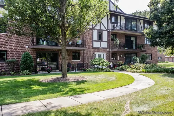11015 S Theresa CIR #3B, Palos Hills, IL 60465