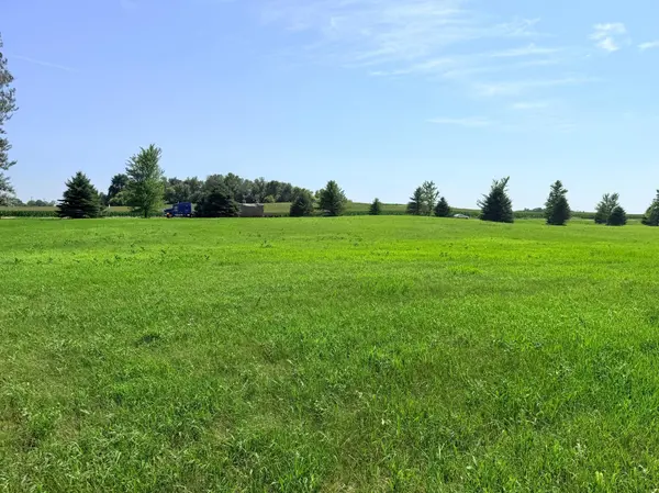 2 Summit LN, Lake Wilson, MN 56151